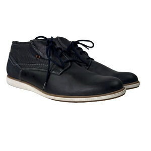 Florsheim Black Chukka Boots with Modern Design